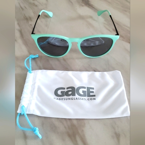 Turquoise frame mirror sunglasses. Womens. One size fits all. - Picture 2 of 3